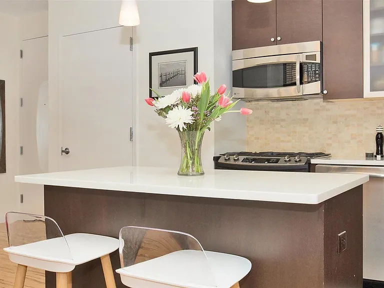 232 Pavonia Ave #309 — Photo 5