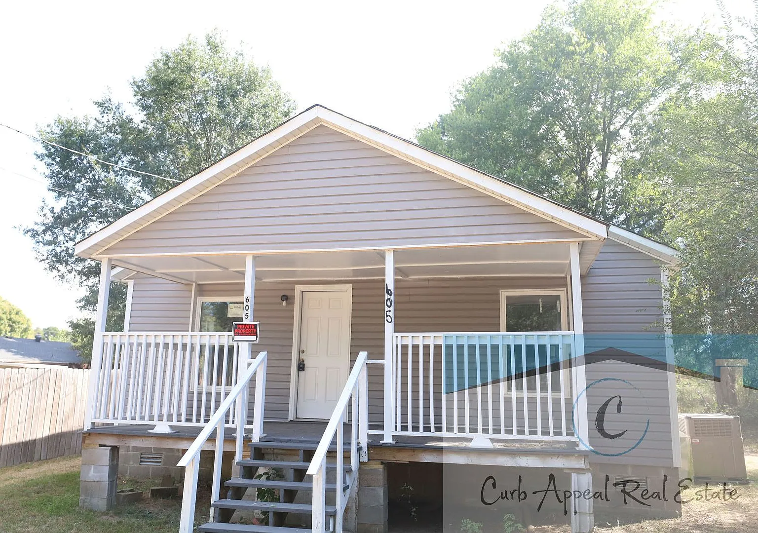 Charming 2 Bed, 1 Bath Home Lake City! — Photo 1