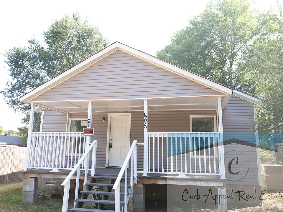 605 Maumelle St