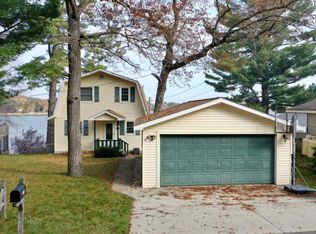 7226 Shorewood Rd, Oscoda, MI 48750