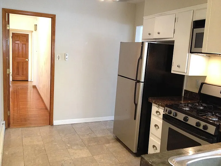 425 S 46th St #1 — Photo 3