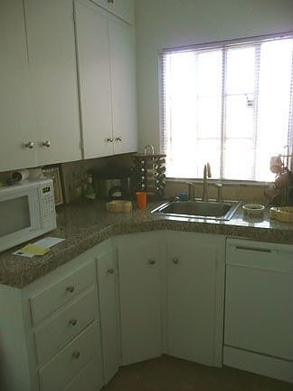 4th image of 1400 Clermont St APT 4