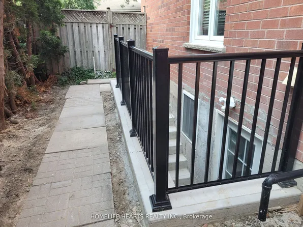 1107 Thoresby Dr #Basement, Oakville, ON L6J 7M6