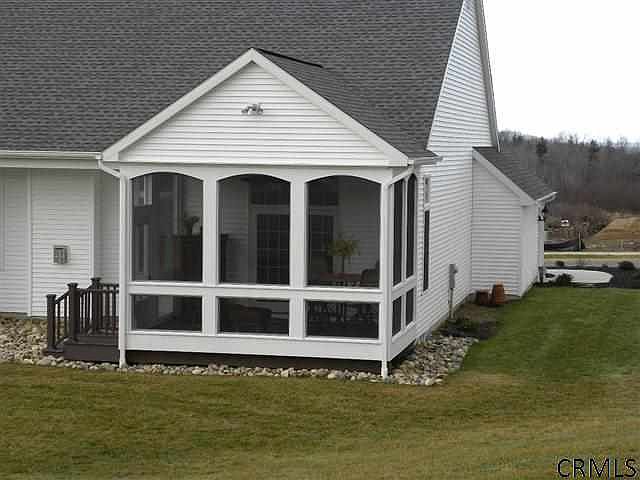 1st image of 8 Gladstone Cir