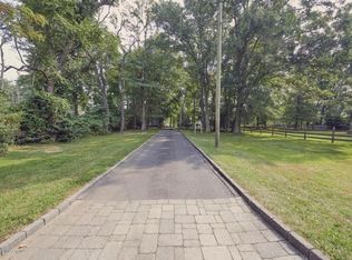 141 Colts Neck Rd, Farmingdale, NJ 07727