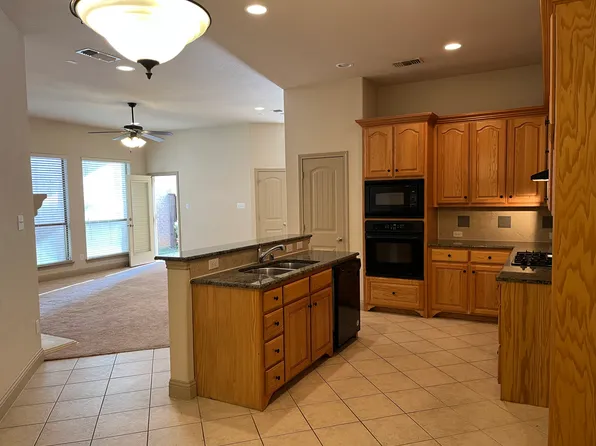 817 La Cima, Irving, TX 75039