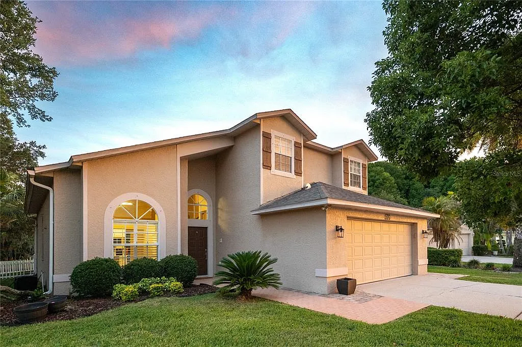 3 bed, 2.5 bath, 2099 sqft, $3,395 — Photo 3