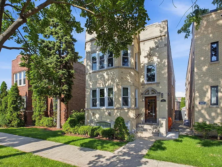 5851 N Virginia Ave #G — Photo 11