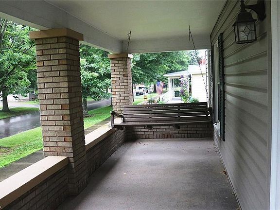 5th image of 615 Fairground St