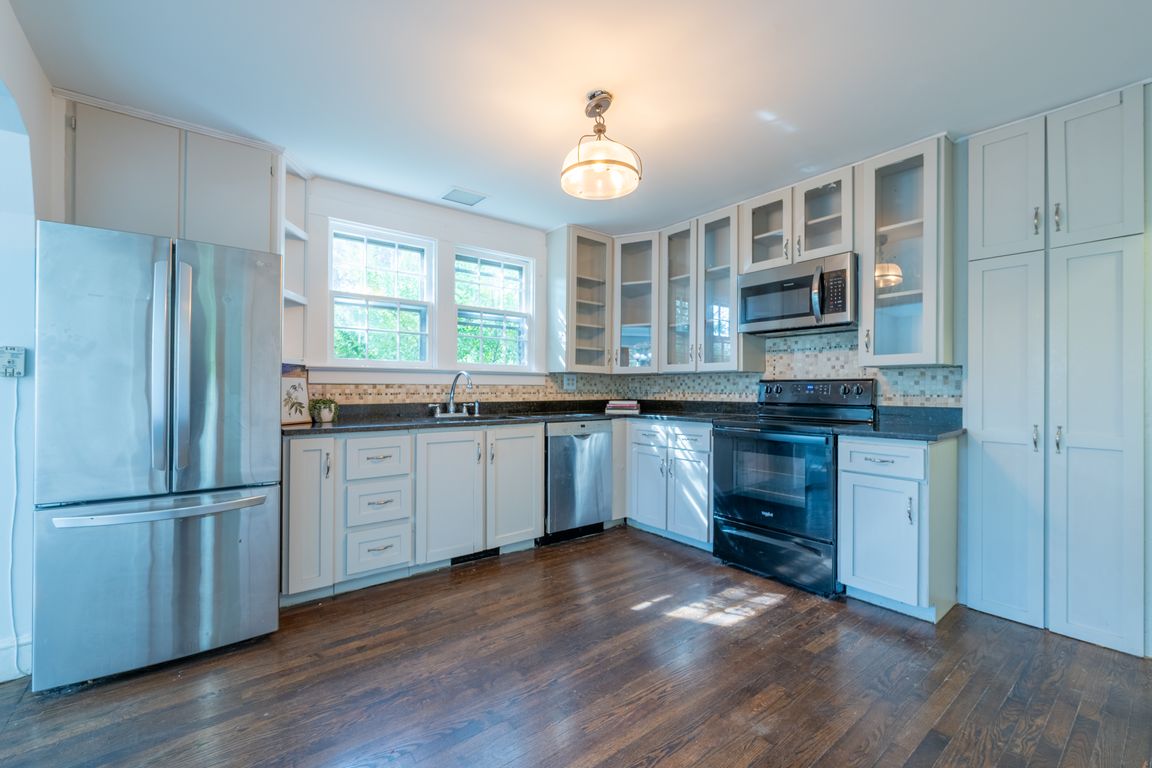 next background image