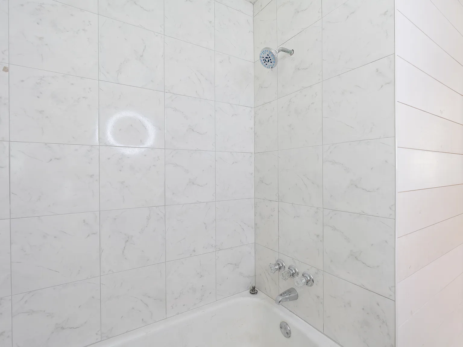 3 bed, 1250 sqft, $2,700 — Photo 3