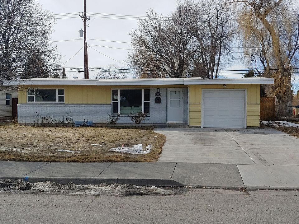1st image of 930 Austin Ave