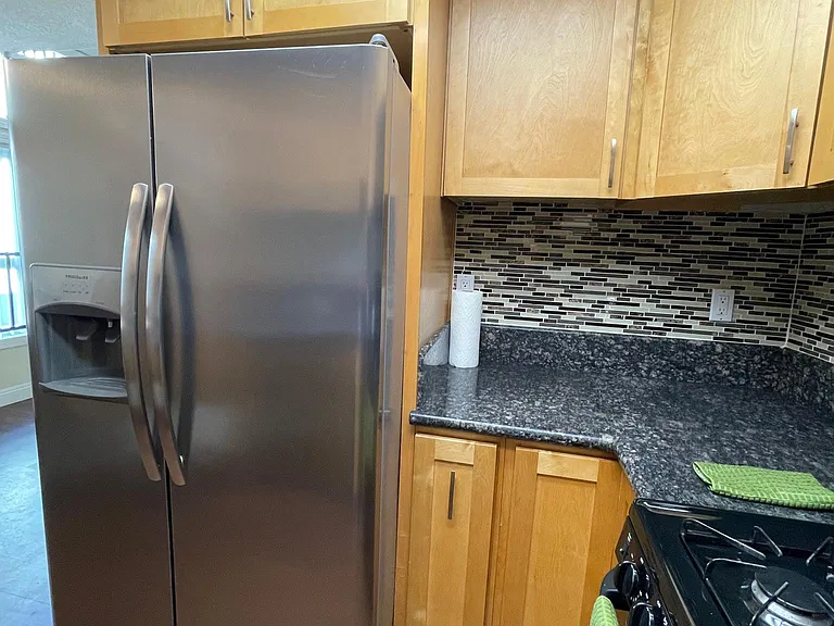 5251 Willowcrest Ave #5 — Photo 8