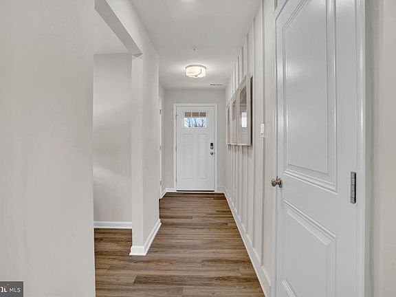 3rd image of 190 Hamstead Dr