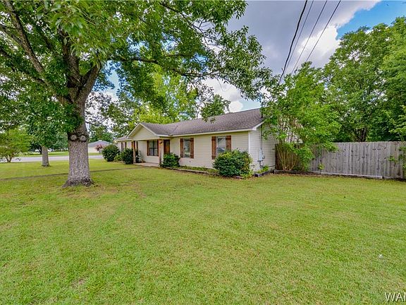 3rd image of 5804 Buckhead Dr