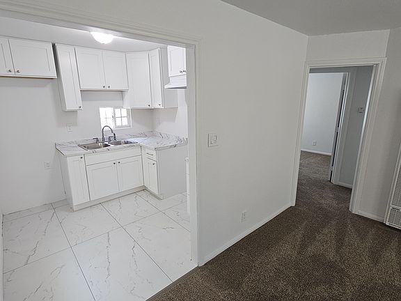 3rd image of 1730 Chestnut Ave #A