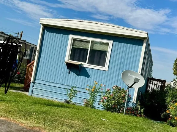 12 Royal Crest Loop, West Richland, WA 99353