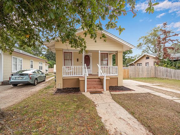2nd image of 1017 W Gregory St
