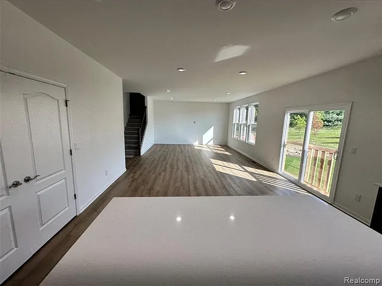 4881 Marquette Dr — Photo 12