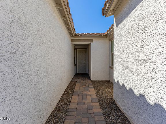 4th image of 184 N 169TH Avenue