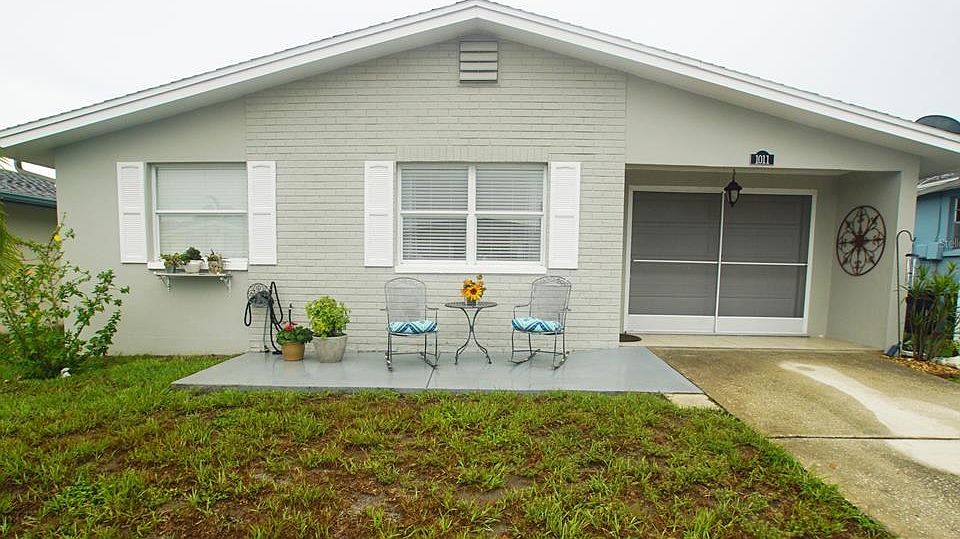 1st image of 1011 Heron Ct