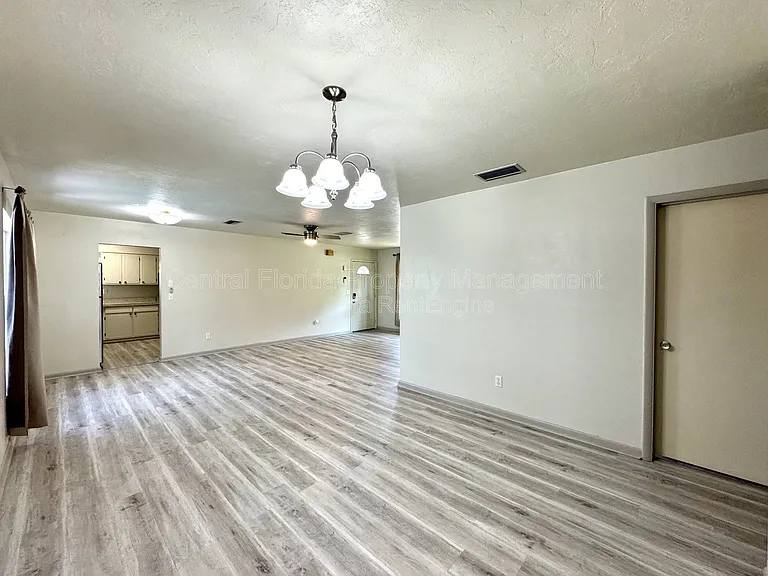 1074 Gerona Ave — Photo 6
