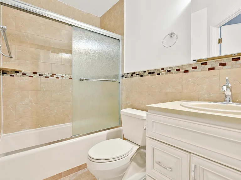865 Home St #2 — Photo 9