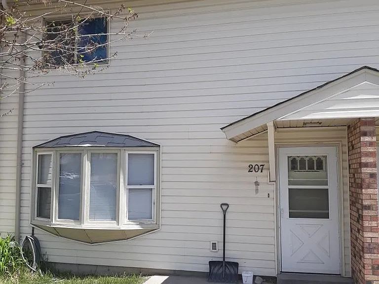 207 Parkcrest Way — Photo 3
