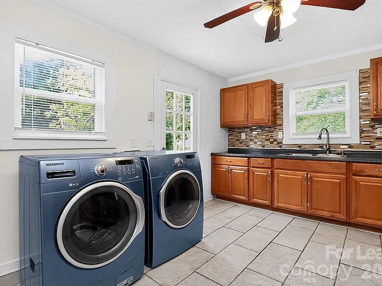 4016 Bearwood Ave — Photo 7