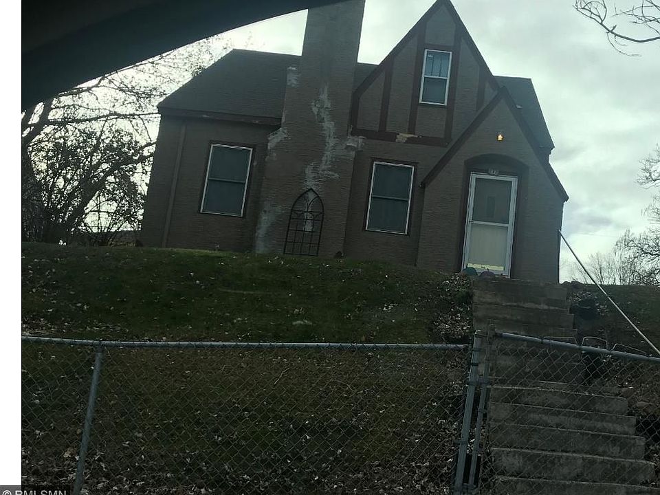 1st image of 202 Page St W