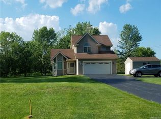 7225 Akron Rd, Lockport, NY 14094