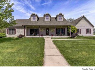 5 Woodland Trl, Rochester, IL 62563