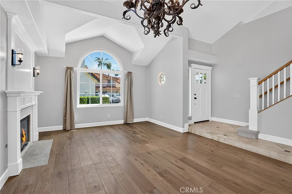4 bed, 2059 sqft, $5,800 — Photo 4