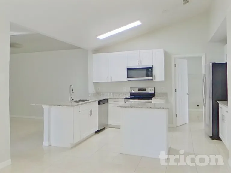 311 Ferrara Ct — Photo 5