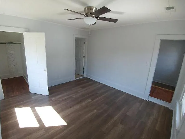 408 N Main St #3 — Photo 4
