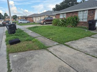 512 E Liberaux St, Chalmette, LA 70043
