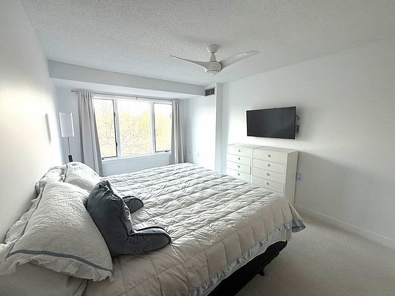 3rd image of 100 Rosemary Way APT 322