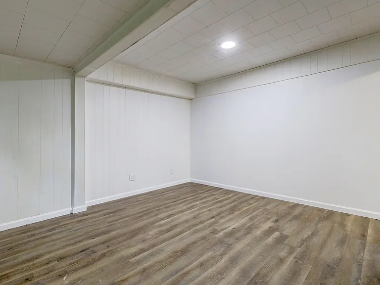 4-21 Saddle River Rd #1 — Photo 12