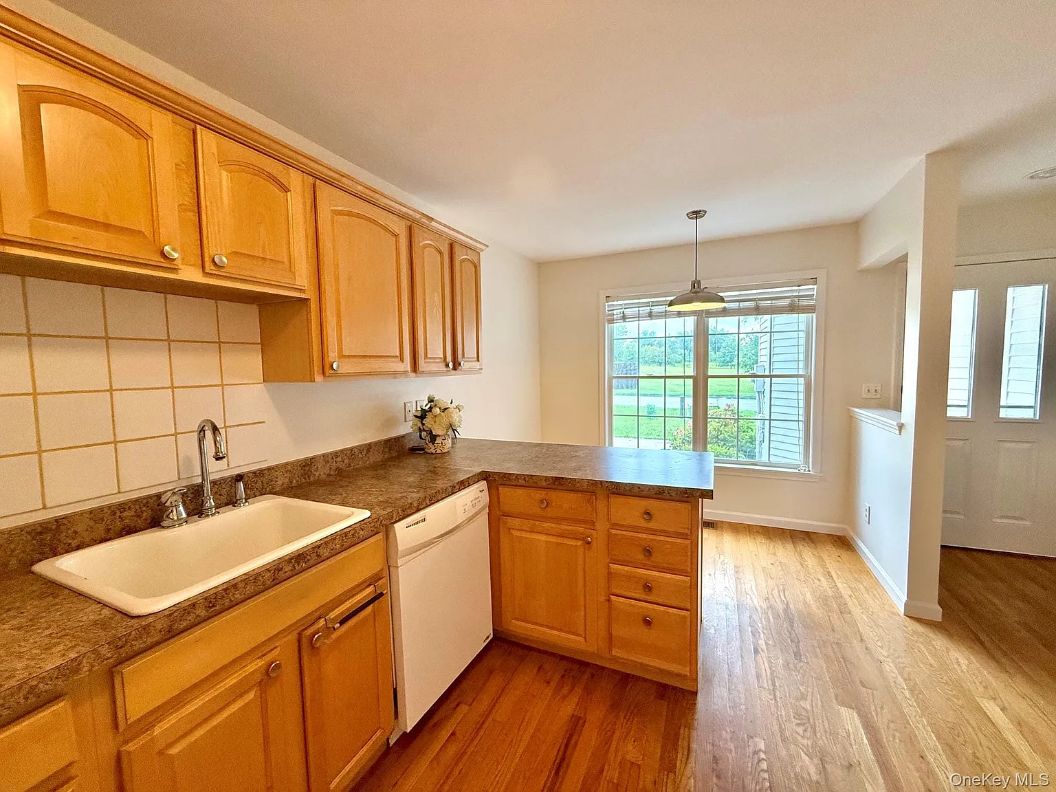 2 bed, 2.5 bath, 1495 sqft, $3,250 — Photo 4