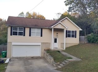 2313 Freedom Bay Dr, Soddy Daisy, TN 37379