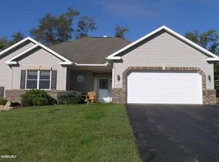 106 Country View Ct, Galena, IL 61036