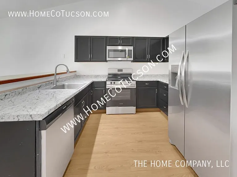 3873 S Havenhurst Dr — Photo 17
