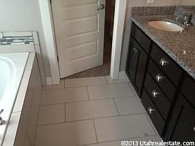 4th image of 2753 S Bellflower Cir