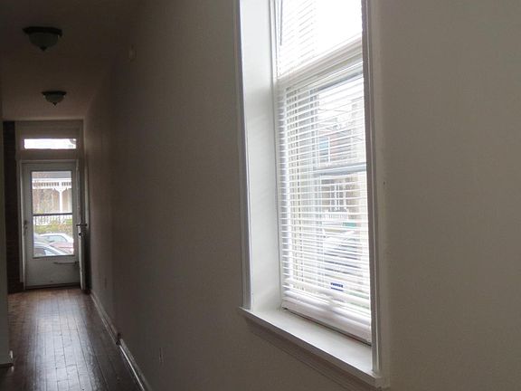 3rd image of 2811 E Marshall St