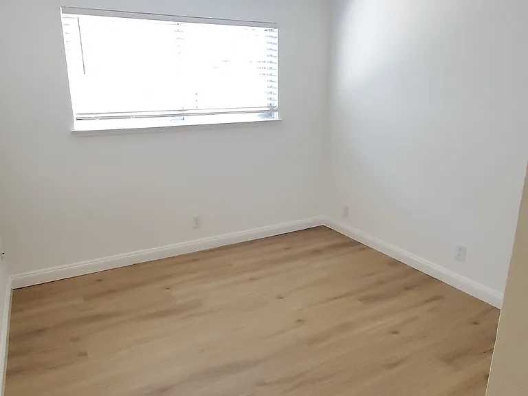 1067 Broadmoor Blvd #2 — Photo 7