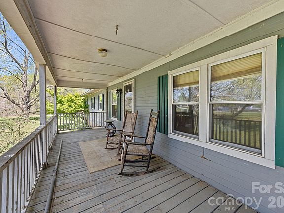 5th image of 700 Patterson Farm Rd