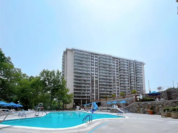 1815 215 St #1, Bayside, NY 11360