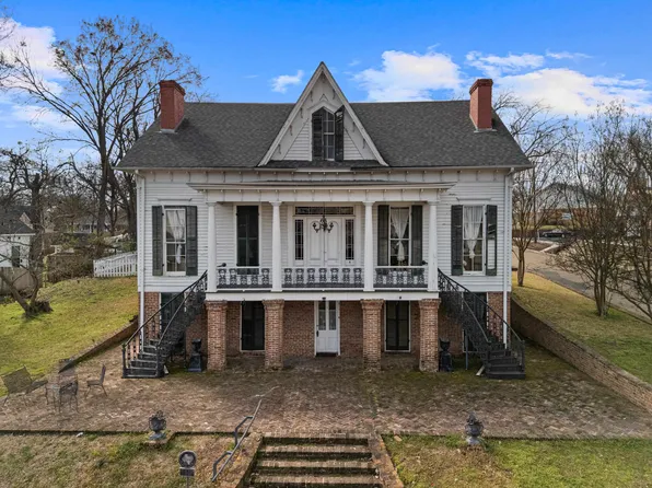 211 N Market St, Jefferson, TX 75657