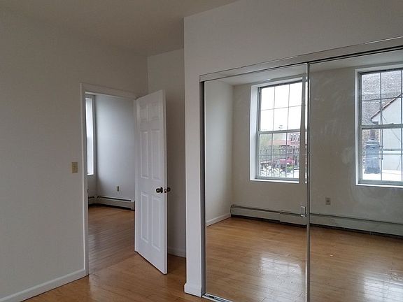 3rd image of 4005 23rd Ave APT 4