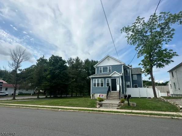 24 Lawnwood Ave, Newton Town, NJ 07860